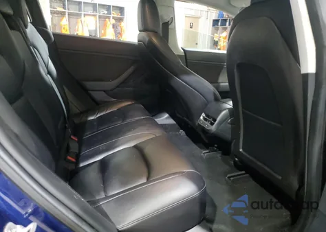 2018 Tesla Model 3 z USA, uszkodzony, nr VIN 5YJ3E1EA9JF102339